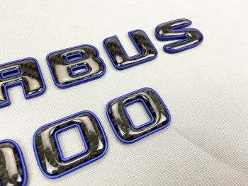 für Mercedes S E C G GT Brabus 900 Black Blue Carbon + Metallic-Emblem-Abzeichen